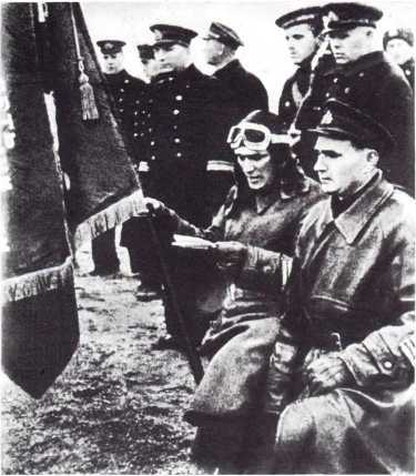 Тысяча четыреста восемнадцать дней<br />(Рассказы о битвах и героях Великой Отечественной войны) - i_406.jpg