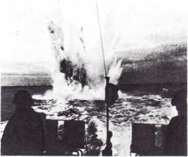 Тысяча четыреста восемнадцать дней<br />(Рассказы о битвах и героях Великой Отечественной войны) - i_421.jpg