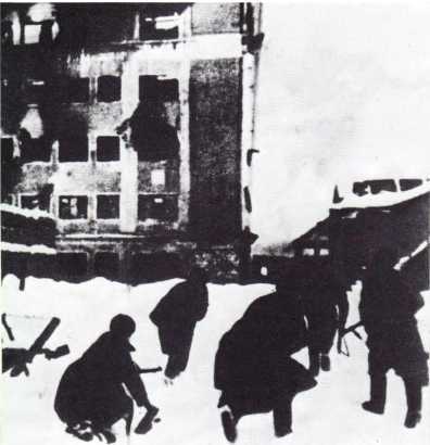 Тысяча четыреста восемнадцать дней<br />(Рассказы о битвах и героях Великой Отечественной войны) - i_493.jpg