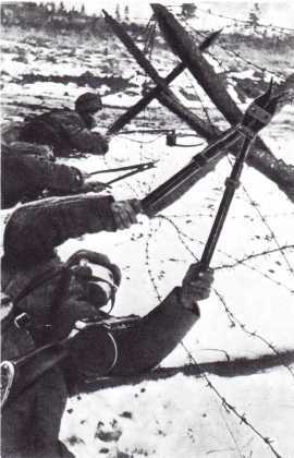 Тысяча четыреста восемнадцать дней<br />(Рассказы о битвах и героях Великой Отечественной войны) - i_494.jpg