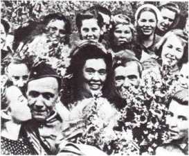 Тысяча четыреста восемнадцать дней<br />(Рассказы о битвах и героях Великой Отечественной войны) - i_683.jpg