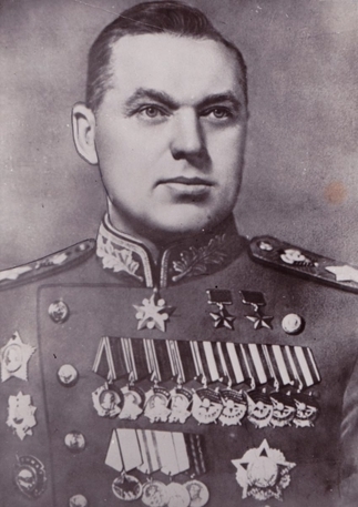 Тысяча четыреста восемнадцать дней<br />(Рассказы о битвах и героях Великой Отечественной войны) - i_698.jpg