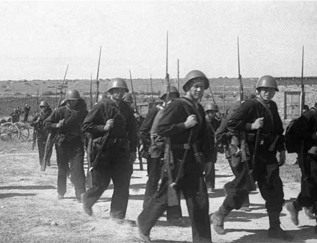 Оборона Севастополя<br />(Полная хроника – 250 дней и ночей) - i_005.jpg