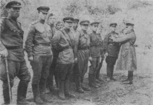 Танки идут на мины - i_009.jpg