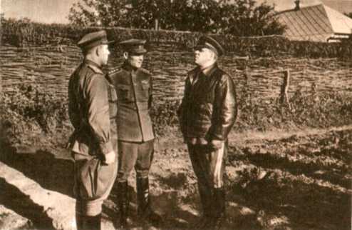 Полководцы Великой Отечественной<br />(Книга для учащихся старших классов) - i_007.jpg