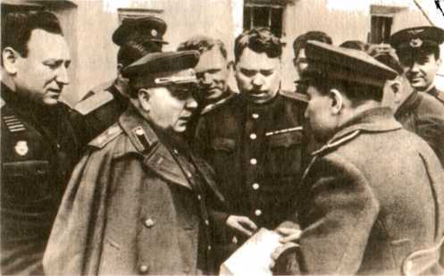 Полководцы Великой Отечественной<br />(Книга для учащихся старших классов) - i_011.jpg