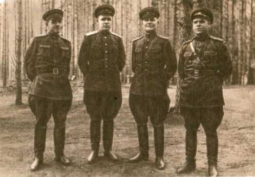 Полководцы Великой Отечественной<br />(Книга для учащихся старших классов) - i_014.jpg