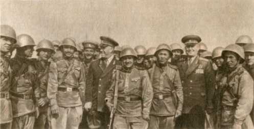 Полководцы Великой Отечественной<br />(Книга для учащихся старших классов) - i_018.jpg