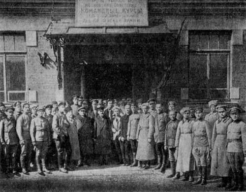Верны подвигам отцов<br />(Книга для учащихся старших классов) - i_006.jpg