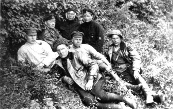 Гражданская война в России 1917-1922. Красная Армия - doc2fb_image_0200000D.jpg