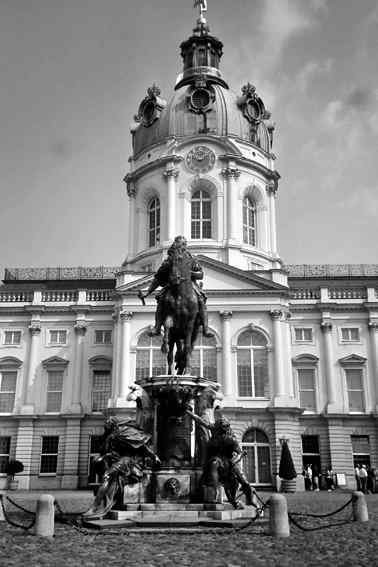 Парки и дворцы Берлина и Потсдама - i_016.jpg