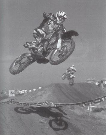 Профессиональные приемы вождения кроссового мотоцикла и эндуро - i_015.jpg