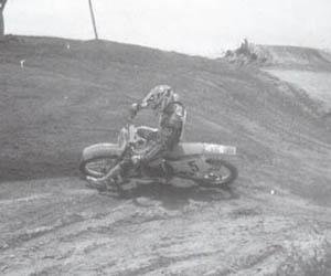 Профессиональные приемы вождения кроссового мотоцикла и эндуро - i_044.jpg