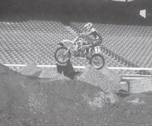 Профессиональные приемы вождения кроссового мотоцикла и эндуро - i_076.jpg