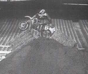 Профессиональные приемы вождения кроссового мотоцикла и эндуро - i_077.jpg