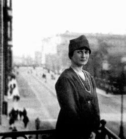 Я научилась просто, мудро жить - i_079.jpg